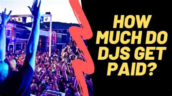 How much do FM DJs make?