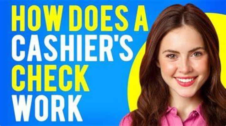 How much do Hy Vee cashiers make?