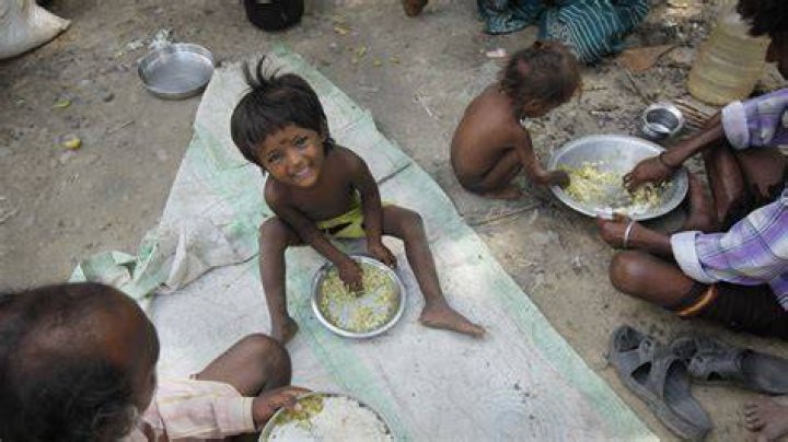 How much do poor people in India make?