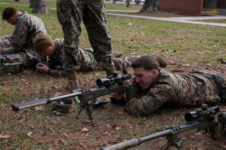 How much do scout snipers get paid?