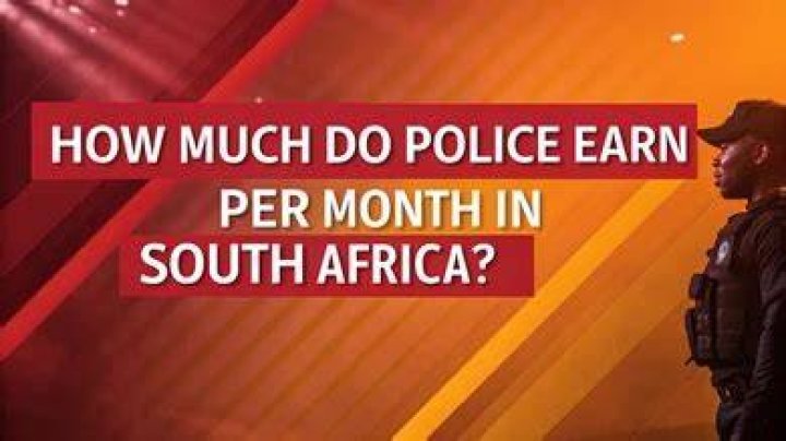 How much do traffic officer earn per month in South Africa?