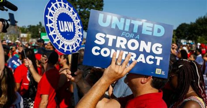How much do UAW workers get paid?
