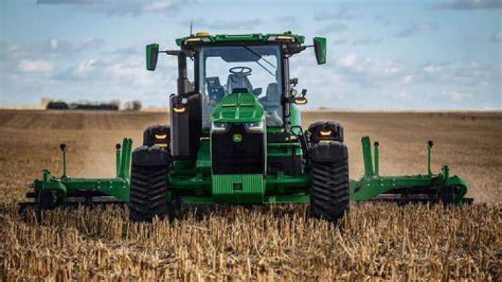 How much do you make working for John Deere?