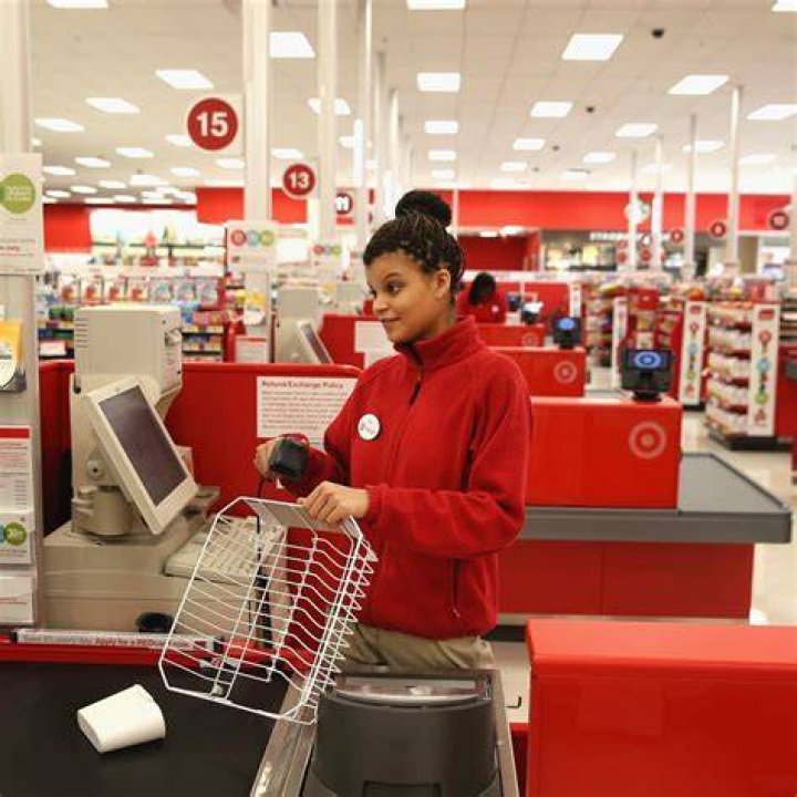 How much does a cashier at Target make an hour?