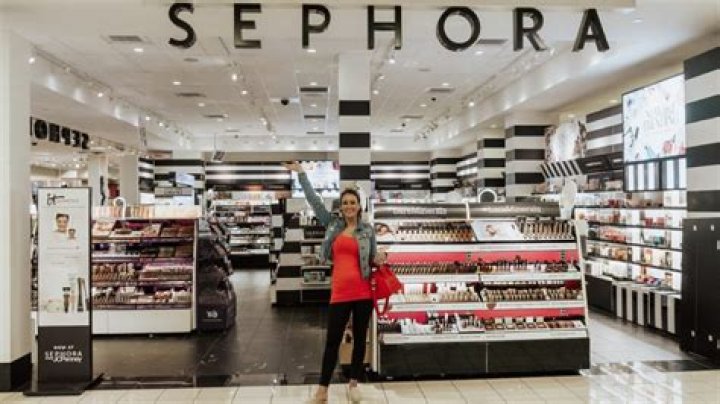 How much does a jcpenney Store Manager make?