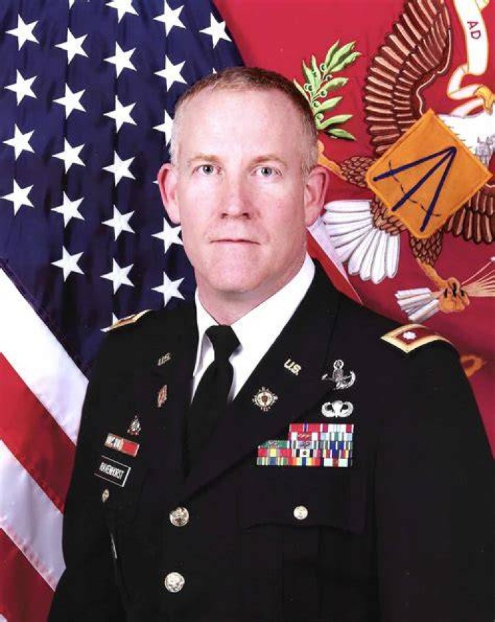 How much does a retired Army lieutenant make?