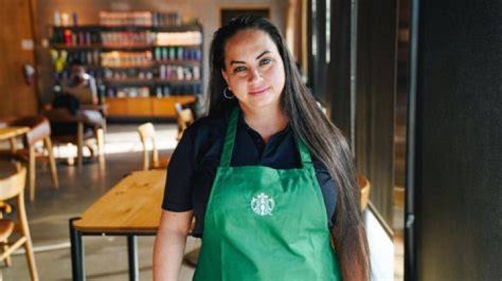 How much does an assistant store manager at Starbucks make?