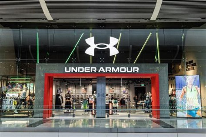 How much does an under Armour Store Manager make?