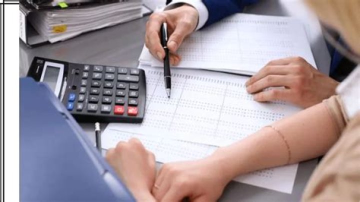 How much does it cost to have someone do your taxes self-employed?