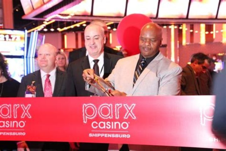 How much does Parx Casino pay employees?