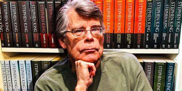 How much does Stephen King make from books?