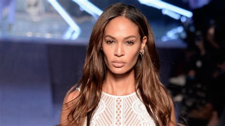 How much does supermodels make a year?