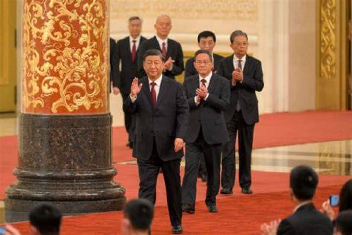 How much does the Chinese president make?