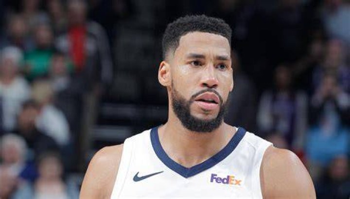 How much is Garrett Temple Worth?