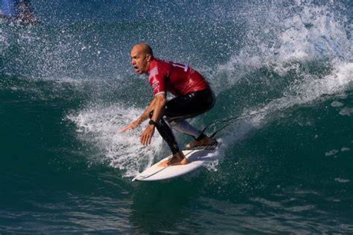 How much money do surfers get?
