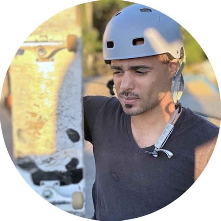 How much money does a professional skateboarder Make?