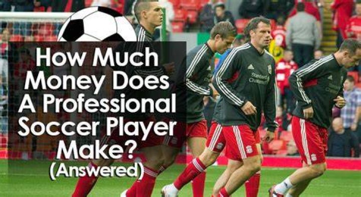 How much money does a professional soccer player make a month?