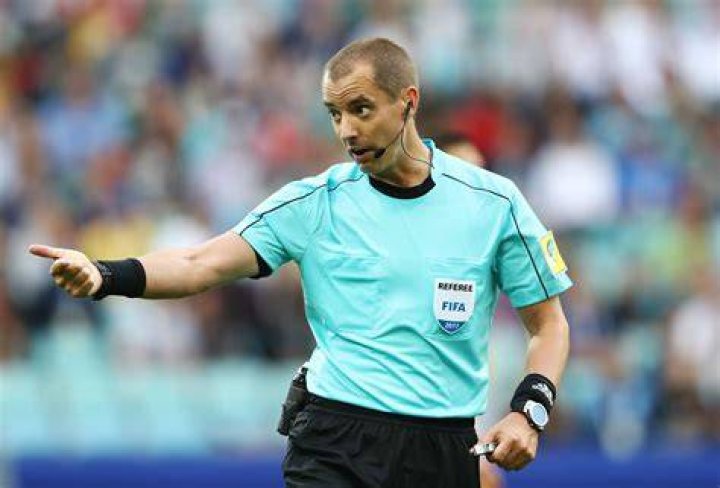 How much money does a soccer referee make?