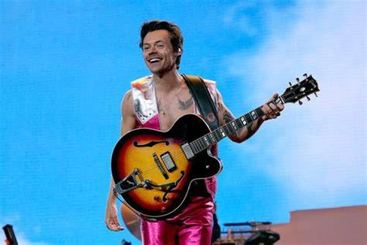 How much money does Harry Styles get paid?