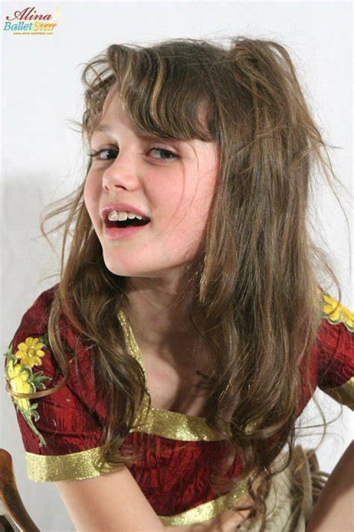 How old is Alina in the show?