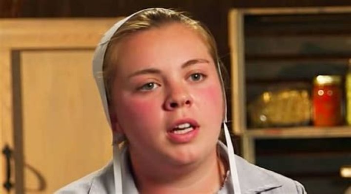How old is Maureen from return to Amish?