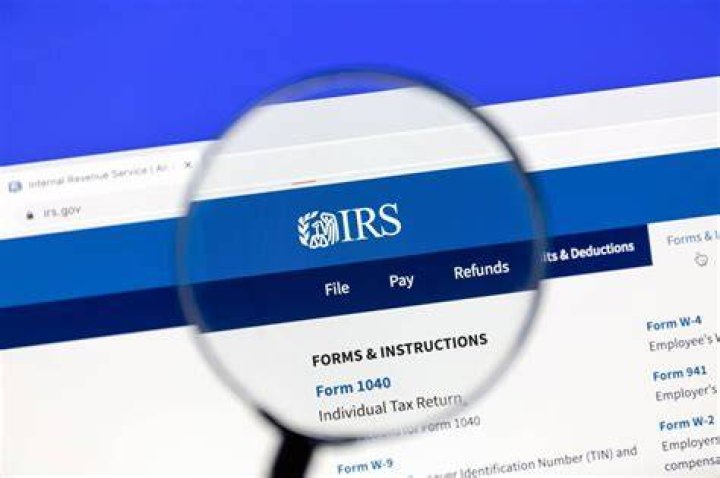 How to ask a tax question on the IRS website?