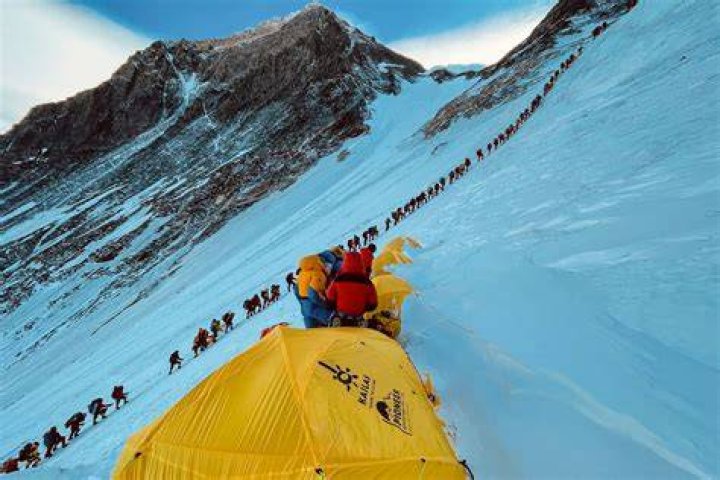 How windy is it at the top of Mt. Everest?