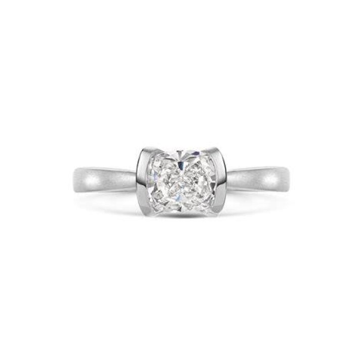 Is $3000 enough for an engagement ring?