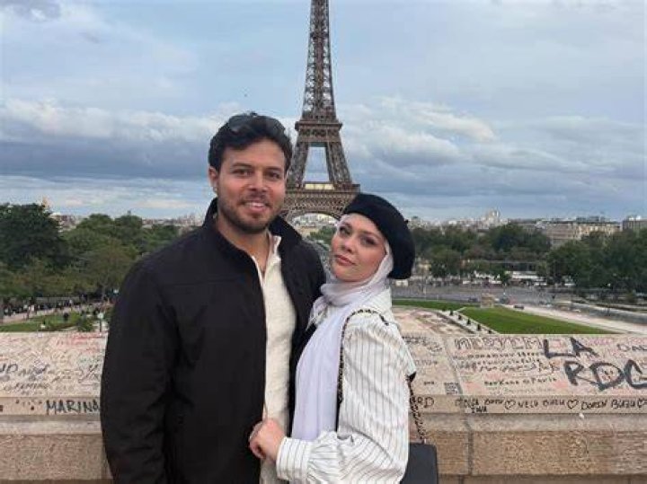 Is Avery and Omar together?
