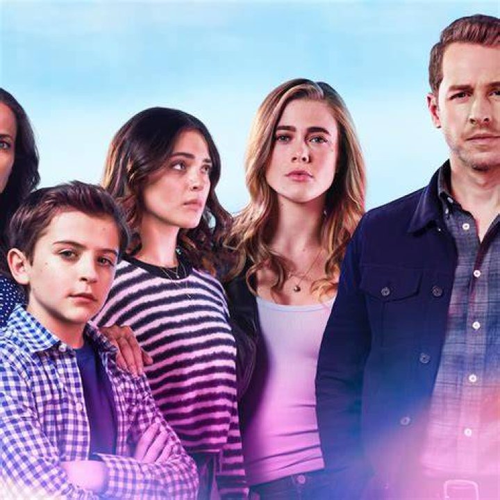 Is Cal a different actor on Manifest?