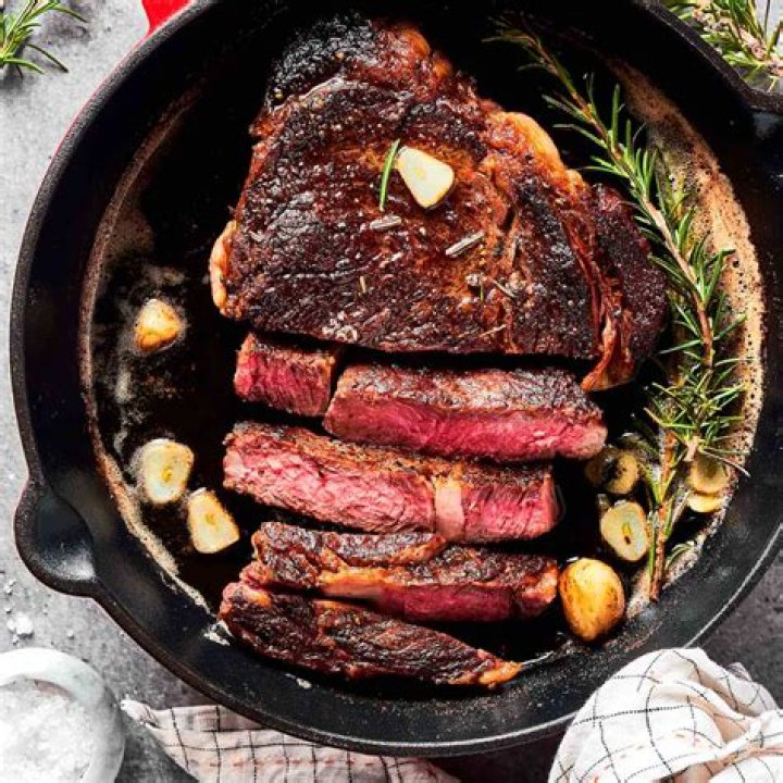 Is cast iron better for steak?
