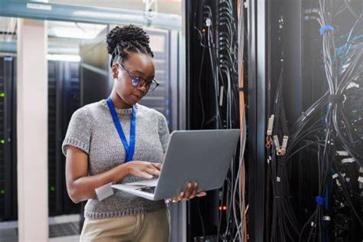 Is computer support specialist the same as IT?