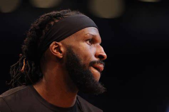 Is DeMarre Carroll a free agent?