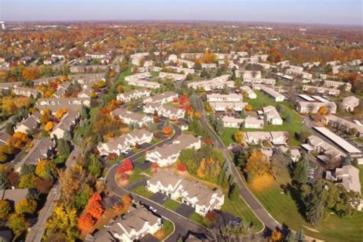 Is Farmington Hills Michigan wealthy?