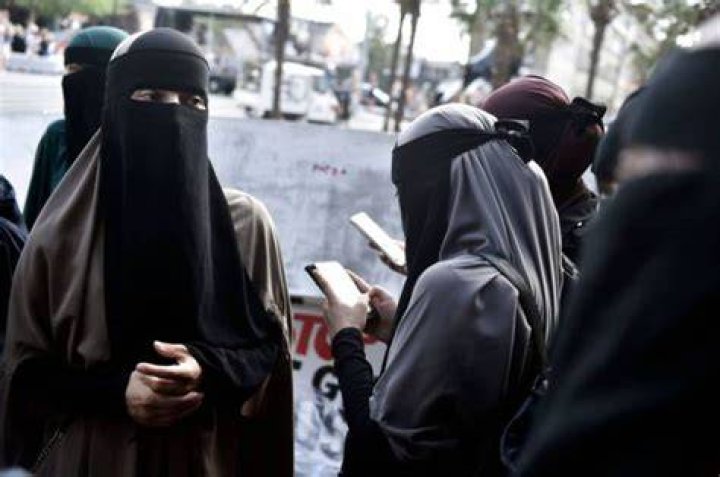 Is hijab mandatory in Saudi Arabia?