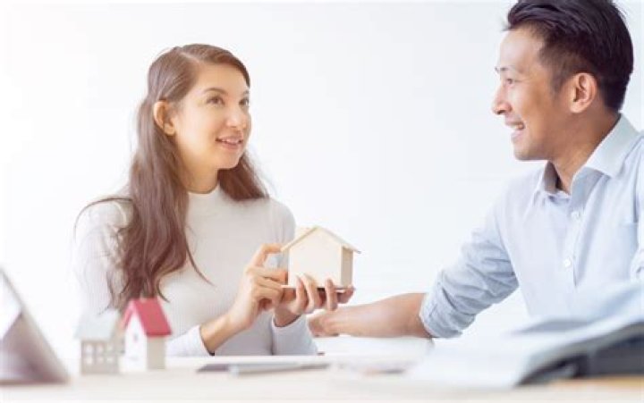 Is it better to buy a house alone or with partner?