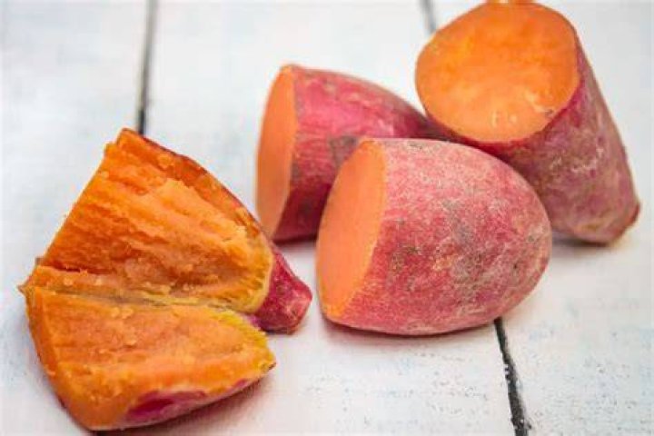 Is it better to eat sweet potatoes raw or cooked?
