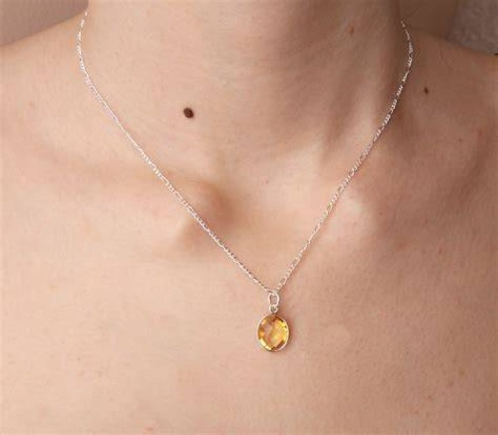 Is it good to wear citrine as a necklace?