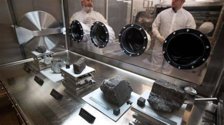 Is it illegal to sell moon rocks?
