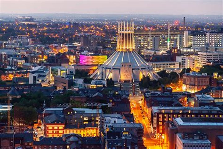 Is it safe to walk at night in Liverpool?