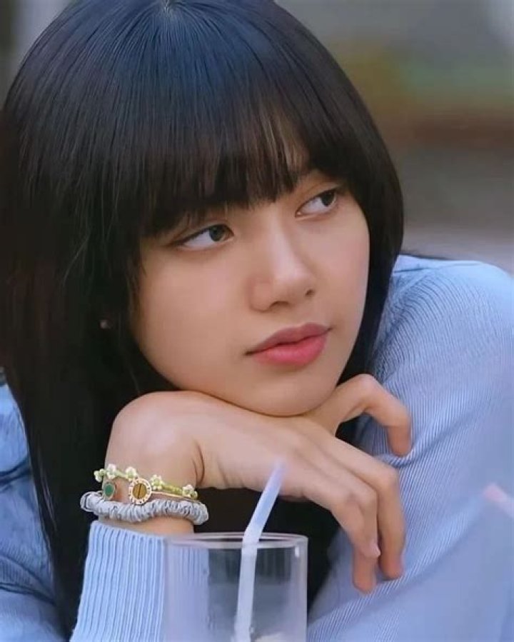 Is Lalisa Manoban a guy?