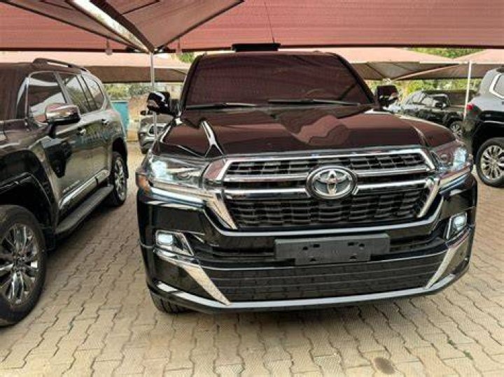 Is Land Cruiser V8 bulletproof?