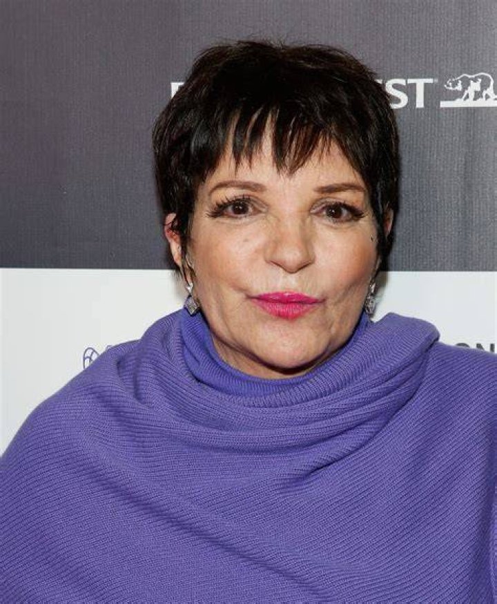 Is Liza Minnelli a contralto?