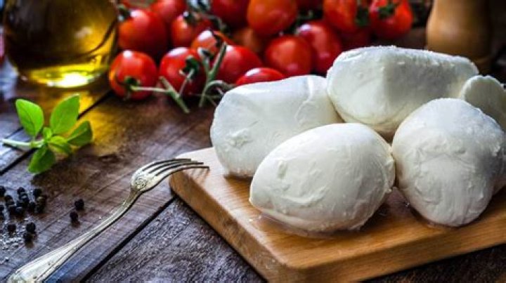 Is Mozzarella the healthiest cheese?