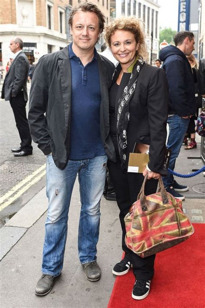 Is Nina Sawalha married?