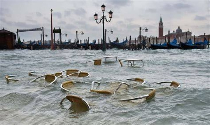 Is the city of Venice sinking?
