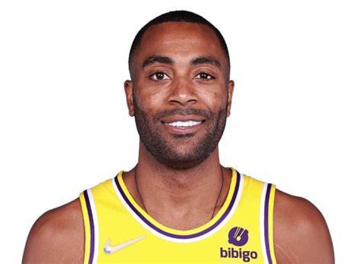 Is Wayne Ellington still in the NBA?