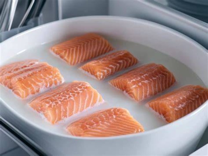 Should you soak salmon in milk?
