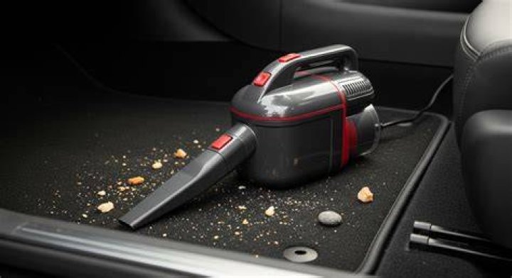 Should you vacuum or dust your car first?