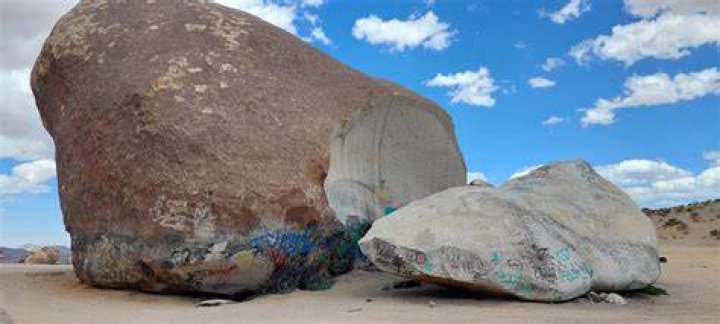 What's the biggest rock in the world?